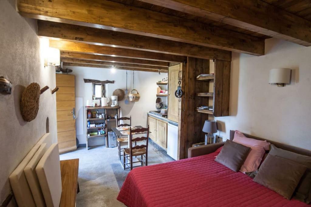 Les Bergeries "Le Figuier" Hotel Omessa Bagian luar foto